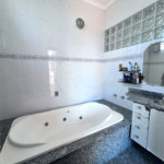 Casa à venda com 3 quartos, sendo 1 suíte, em Jardim do Lago, Jundiaí, SP