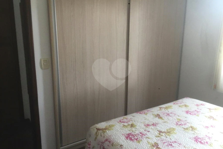 Casa à venda com 3 quartos, sendo 1 suíte, no condomínio Morada do Horto, São Paulo - SP