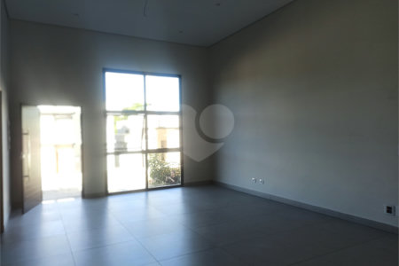 Casa à venda com 3 quartos, sendo 1 suíte, no condomínio Buona Vita, Atibaia - SP