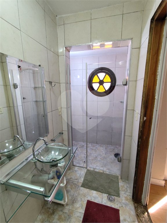 Casa à venda com 3 quartos, sendo 1 suíte, no condomínio Caconde, São Bernardo do Campo - SP
