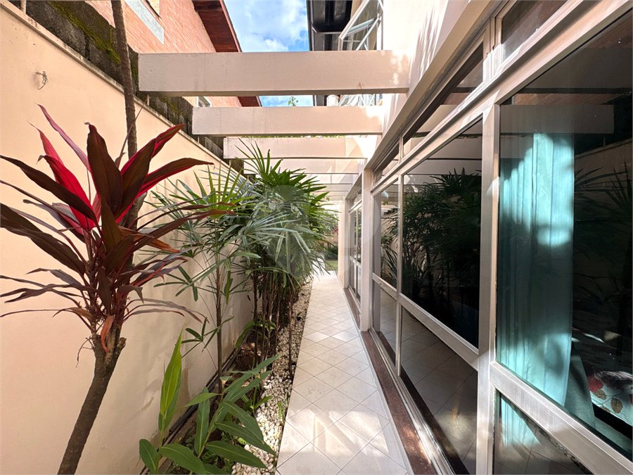 Sobrado à venda com 4 quartos, sendo 3 suítes,  em Jardim São Bento, São Paulo, SP