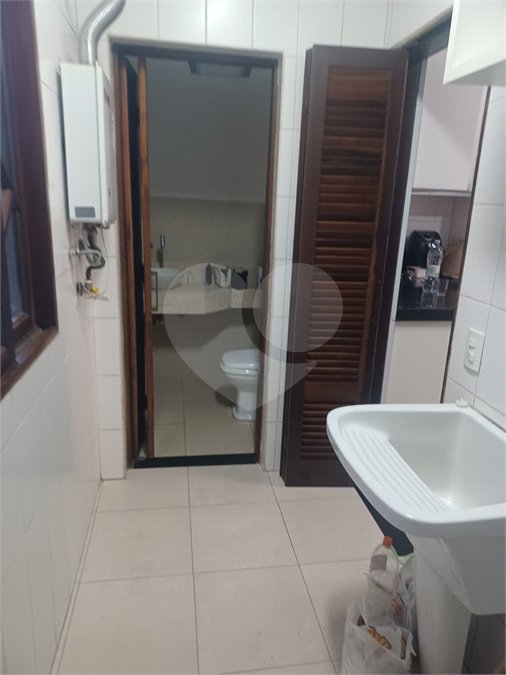 Casa à venda ou para alugar com 3 quartos, sendo 1 suíte, no condomínio Parque Suiça, Caieiras - SP
