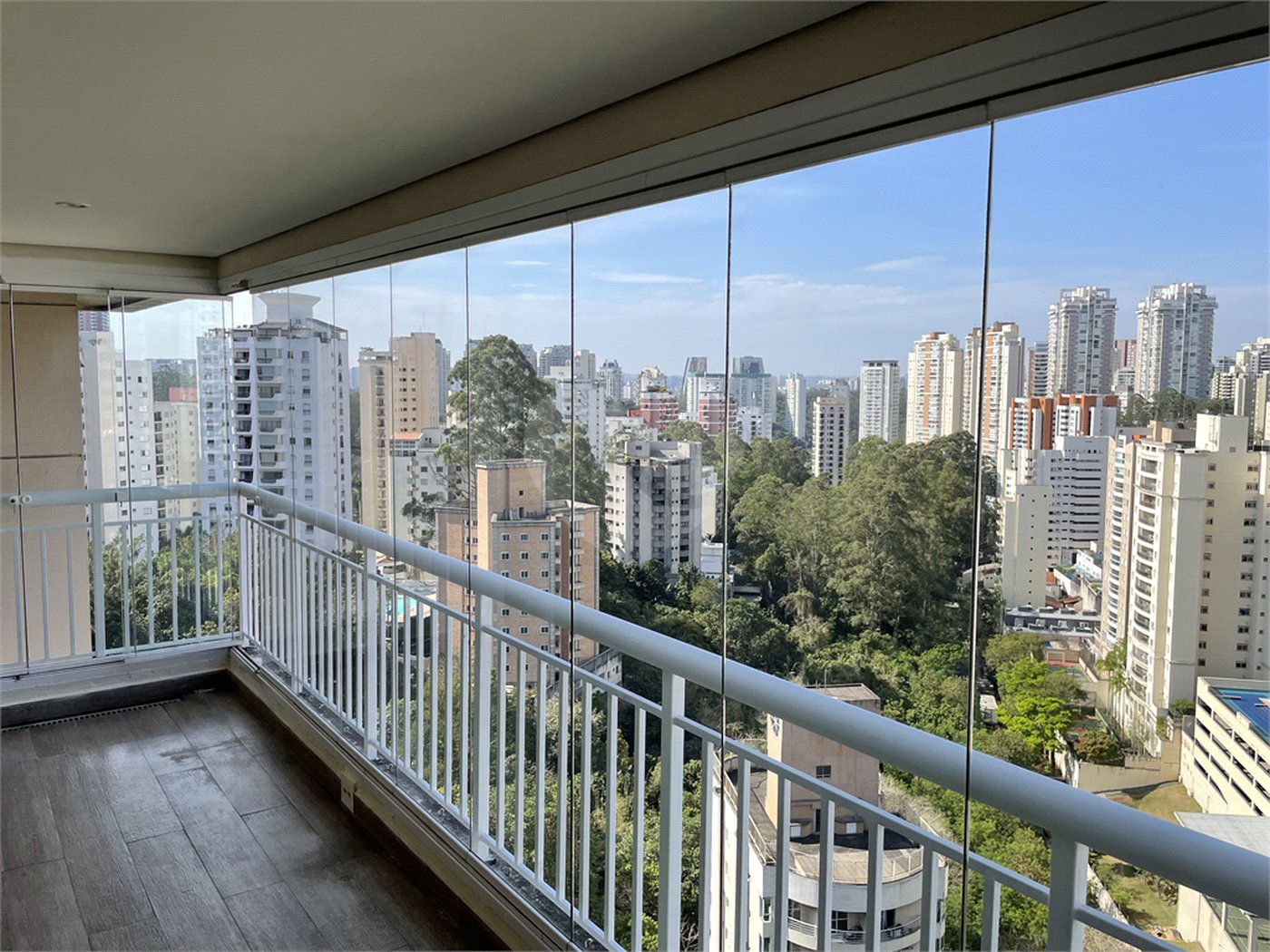 Apartamento à venda com 3 suítes em Jardim Ampliação, São Paulo, SP