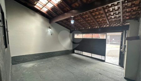 Casa Térrea à venda com 3 quartos, sendo 1 suíte, em Vila Suissa, Mogi das Cruzes, SP