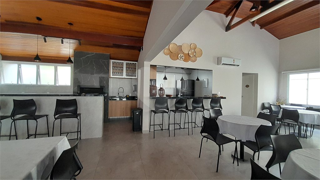 Casa à venda com 3 quartos, sendo 1 suíte, no condomínio Residencial Jardins, São Bernardo do Campo - SP