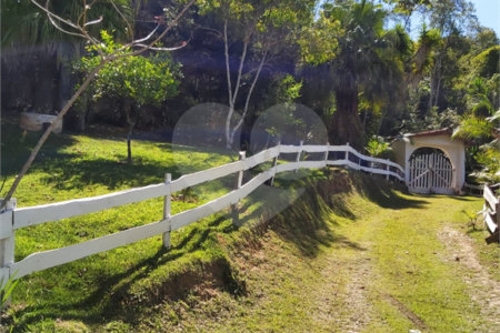 Sítio à venda com 2 quartos, sendo 1 suíte, no Centro, Salesópolis, SP