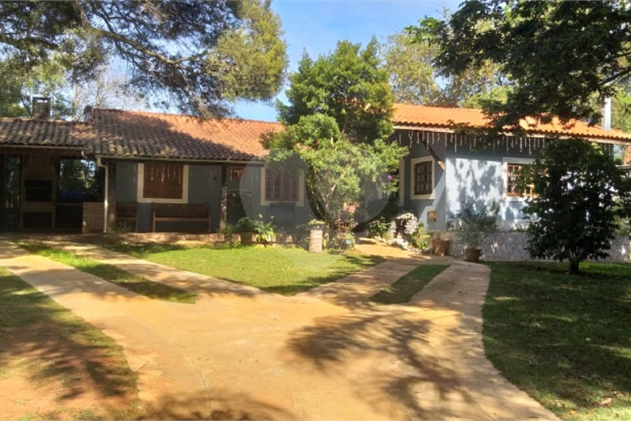 Sítio à venda com 4 quartos, sendo 2 suítes,  em Chácara Real (caucaia do Alto), Cotia, SP