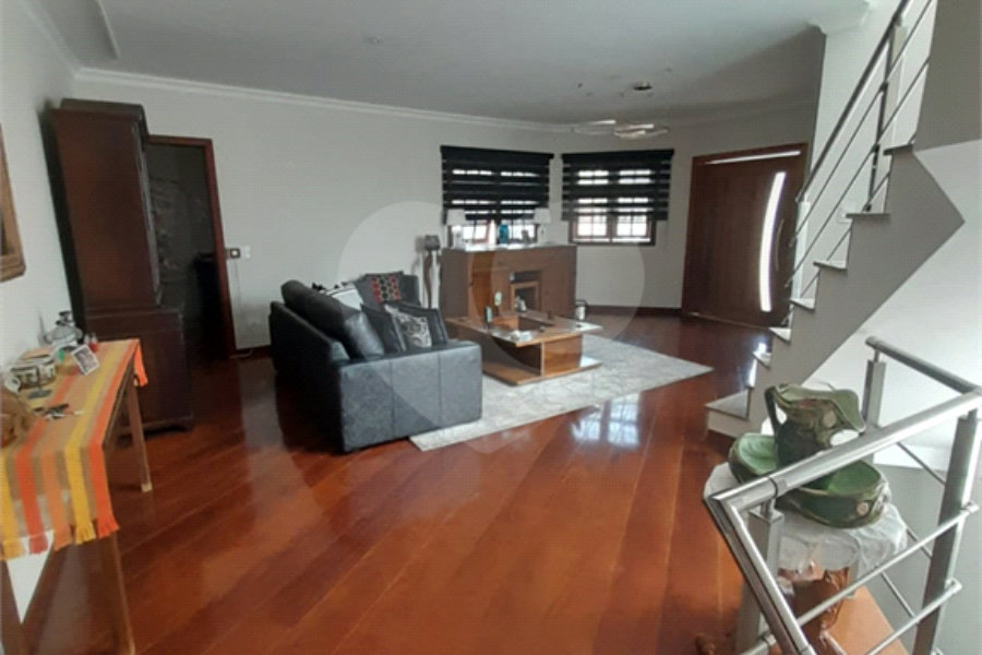 3 AMPLAS SUITES MAIS ECRITORIO MUITO VERDE E AMPLO QUINTAL