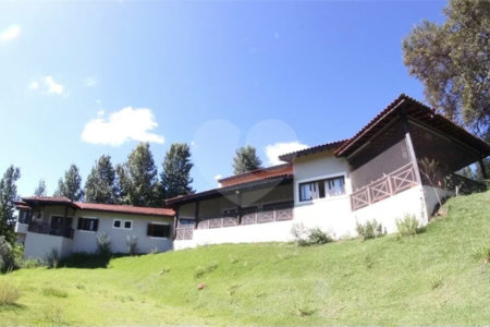 Casa à venda com 4 quartos, sendo 3 suítes, no condomínio Parque dos Manacas, Jundiaí - SP