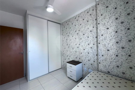 Apartamento à venda com 2 quartos, sendo 1 suíte, em Guilhermina, Praia Grande, SP