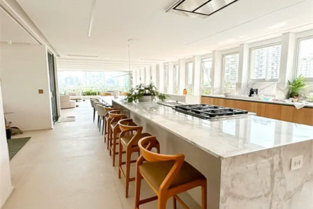 Apartamento à venda com 4 suítes em Vila Cordeiro, São Paulo, SP
