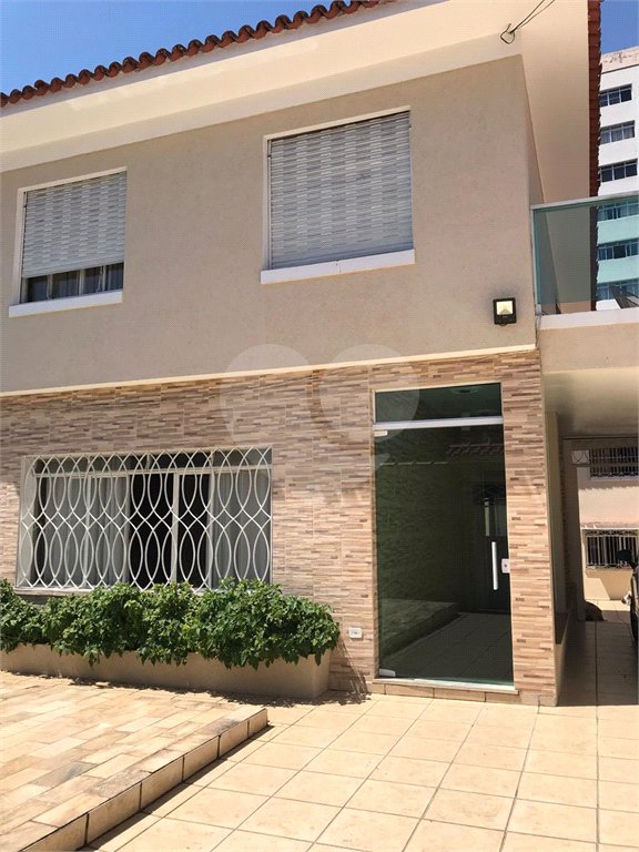 Sobrado à venda ou para alugar com 4 quartos, sendo 1 suíte, em Parada Inglesa, São Paulo, SP