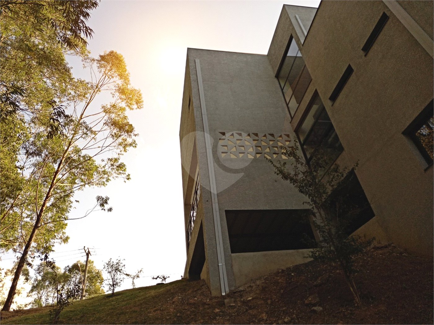 Casa à venda ou para alugar com 4 quartos, sendo 3 suítes, em Serra dos Lagos (jordanésia), Cajamar, SP