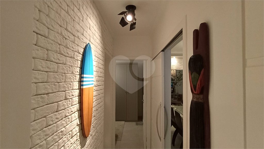 Apartamento à venda com 2 quartos, sendo 1 suíte, em Pitangueiras, Guarujá, SP