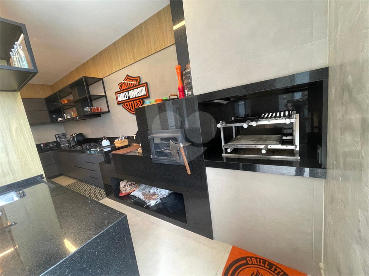 Casa à venda com 3 suítes no condomínio Hills, Arujá - SP