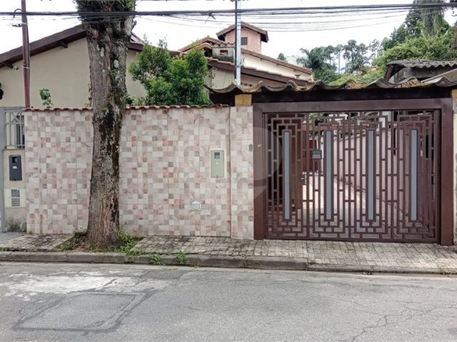 Casa Térrea à venda com 3 quartos, sendo 1 suíte,  em Vila Irmãos Arnoni, São Paulo, SP