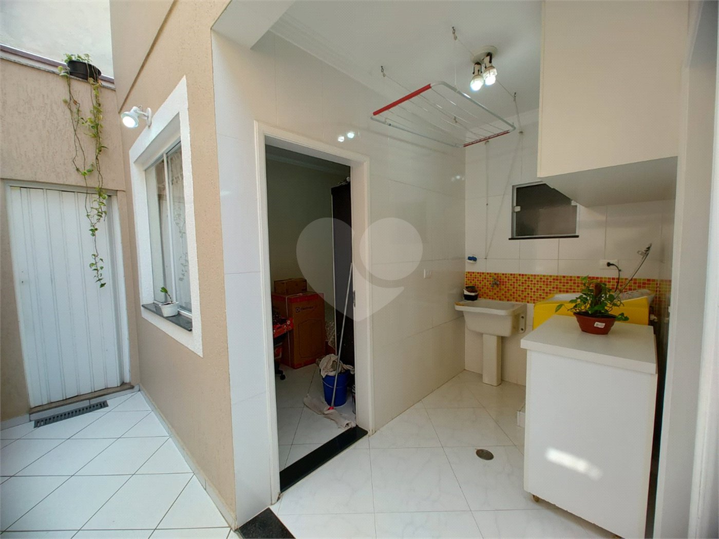 Sobrado à venda com 3 quartos, sendo 1 suíte, em Jardim Pinheiros, São Paulo, SP