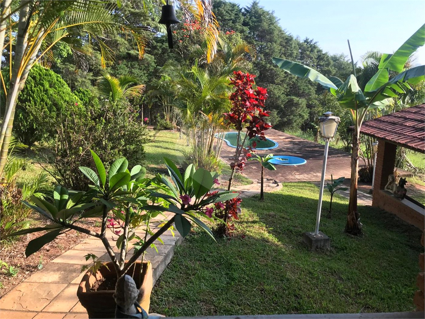 Chácara à venda com 4 quartos, sendo 1 suíte,  em Monterrey, Louveira, SP