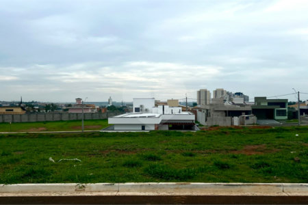 Terreno a venda no Condomínio Monte das Araucárias
