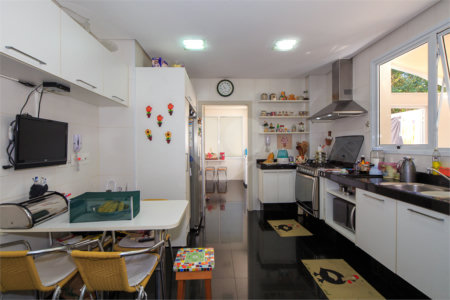 Casa à venda com 4 suítes no condomínio Vila Alba, São Paulo - SP