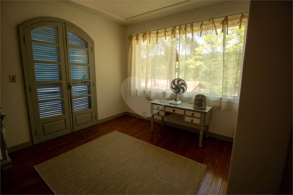 Sítio à venda com 7 quartos, sendo 6 suítes, em Jardim Santa Vitória (canguera), São Roque, SP