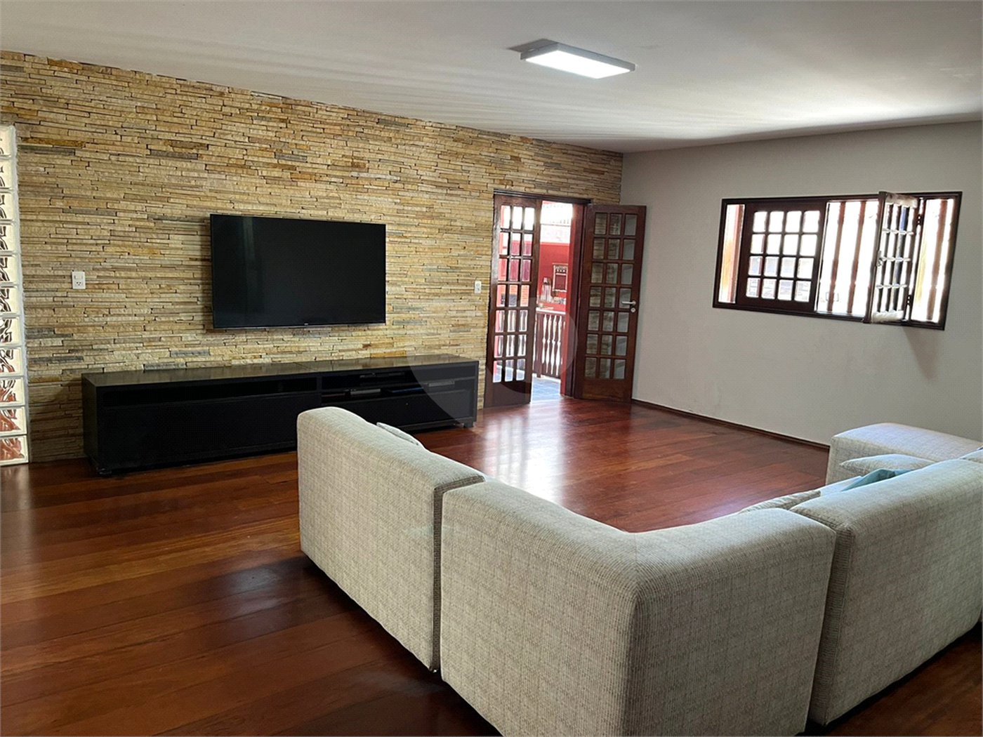 Casa Térrea à venda com 5 quartos, sendo 3 suítes,  em Vila Oliveira, Mogi das Cruzes, SP