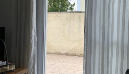 Casa à venda com 3 quartos, sendo 2 suítes, no condomínio Residencial Jardins, São Bernardo do Campo - SP