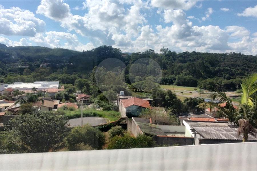 Casa à venda com 5 quartos, sendo 3 suítes,  em Capoavinha, Mairiporã, SP