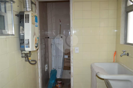 Apartamento à venda com 3 quartos, sendo 1 suíte,  em Vila Mariana, São Paulo, SP