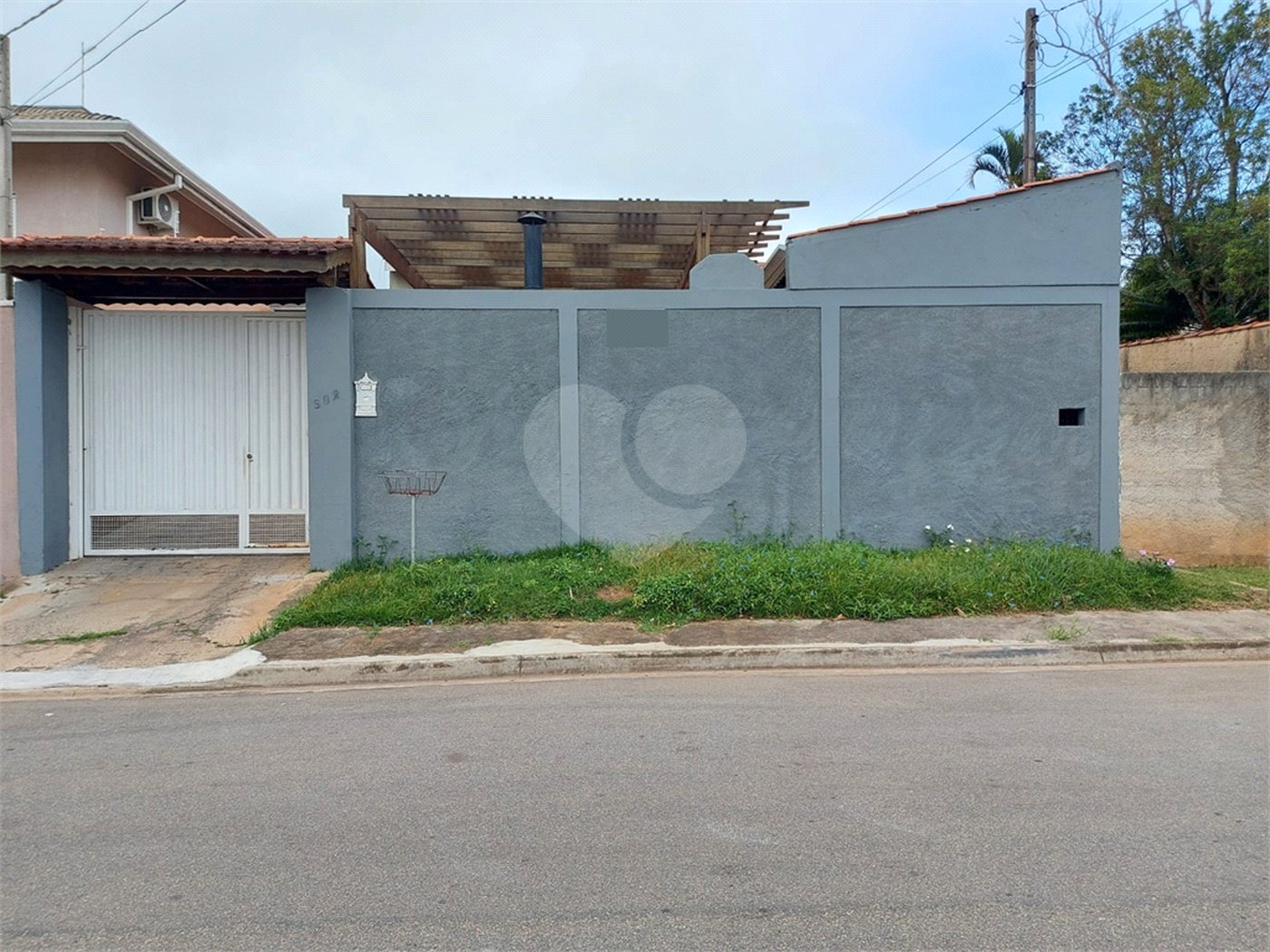 Sobrado à venda com 5 quartos, sendo 3 suítes, em Jardim dos Pinheiros, Atibaia, SP