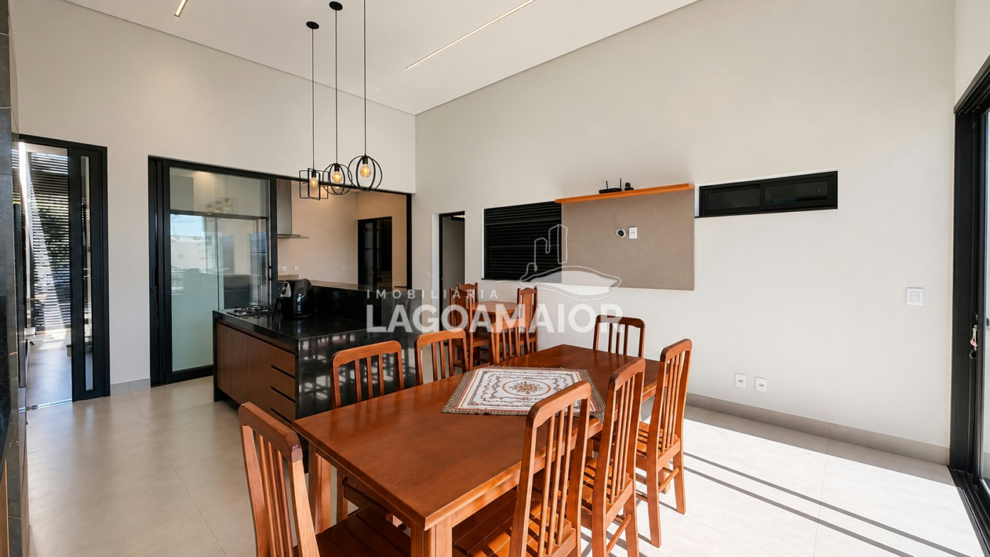 Casa à venda com 3 quartos, sendo 2 suítes, em Village do Lago, Três Lagoas, MS