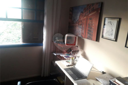 Casa à venda com 3 quartos, sendo 1 suíte,  no Centro, Socorro, SP