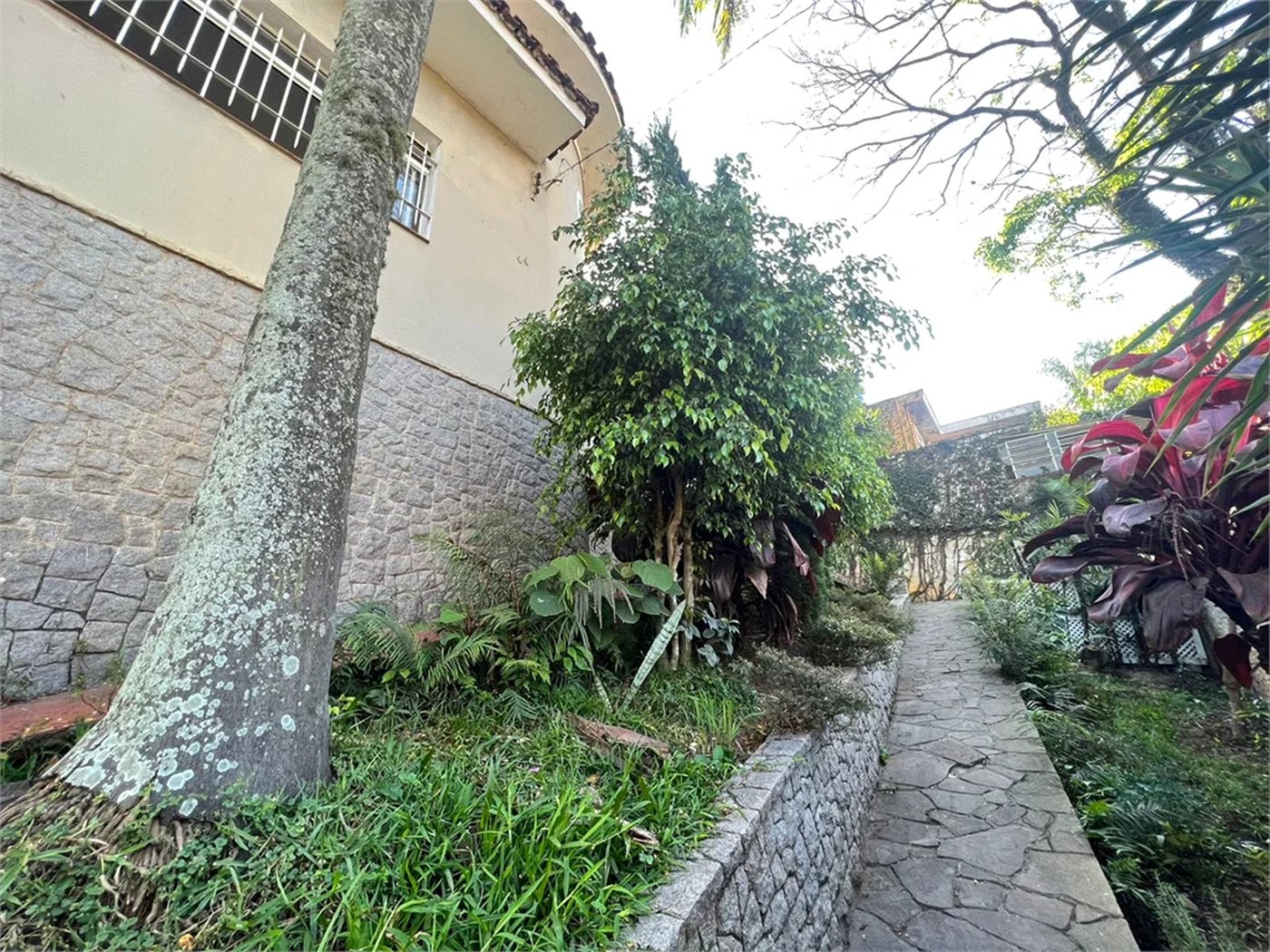 Casa à venda com 4 quartos, sendo 1 suíte, em Jardim Colombo, São Paulo, SP