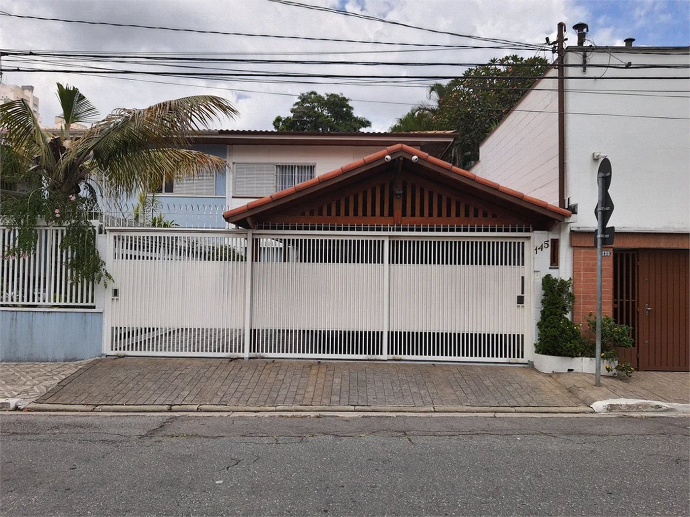 Sobrado à venda com 3 quartos, sendo 1 suíte,  em Jardim Rizzo, São Paulo, SP
