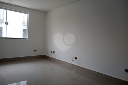 Casa à venda com 2 suítes no condomínio Residencial Napoles, São Paulo - SP