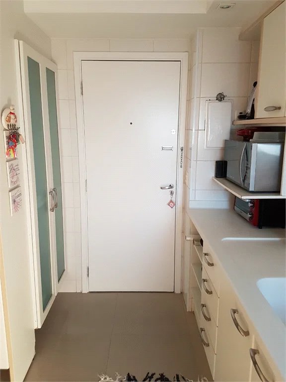 Apartamento à venda com 3 suítes em Jardim Londrina, São Paulo, SP
