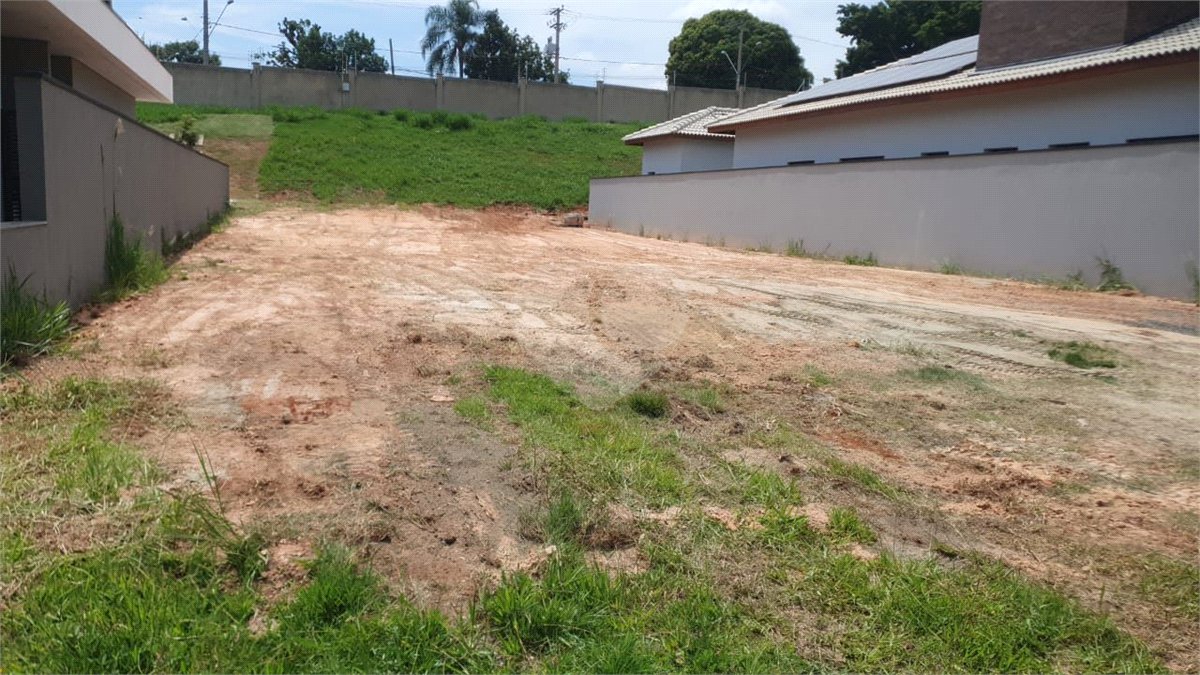Terreno à venda no condomínio Portal dos Bandeirantes, Salto - SP