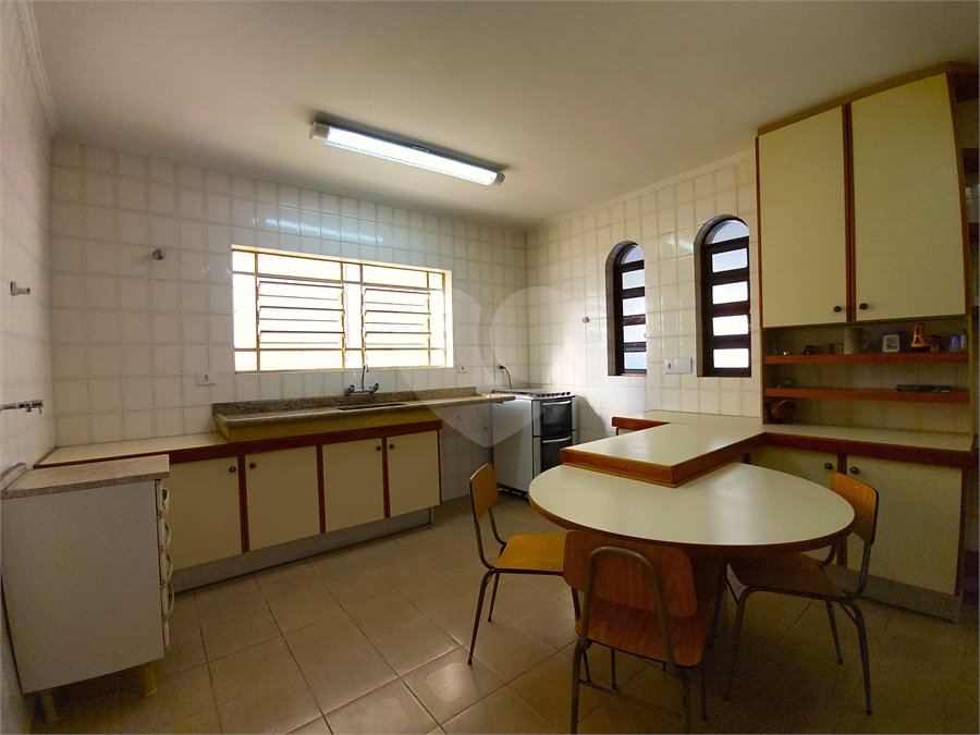 Casa à venda com 4 quartos, sendo 3 suítes,  no condomínio Village D'avignon, Sorocaba - SP