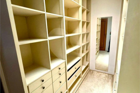 Casa à venda com 5 quartos, sendo 3 suítes,  em Jardim Leonor, São Paulo, SP