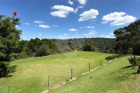 Sítio à venda com 4 quartos, sendo 2 suítes,  em Sorocamirim (canguera), São Roque, SP