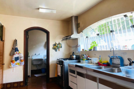 Sobrado à venda com 5 quartos, sendo 2 suítes, em Interlagos, São Paulo, SP