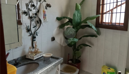 Casa à venda com 4 quartos, sendo 3 suítes,  em Alto Ipiranga, Mogi das Cruzes, SP