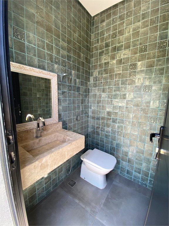 Casa à venda ou para alugar com 4 suítes no condomínio Campo de Toscana, Vinhedo - SP