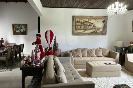 Casa à venda com 3 quartos, sendo 1 suíte, em Jardim Guaçu, São Roque, SP