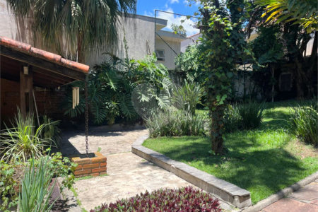 Sobrado à venda com 3 quartos em Jardim Petrópolis, São Paulo, SP