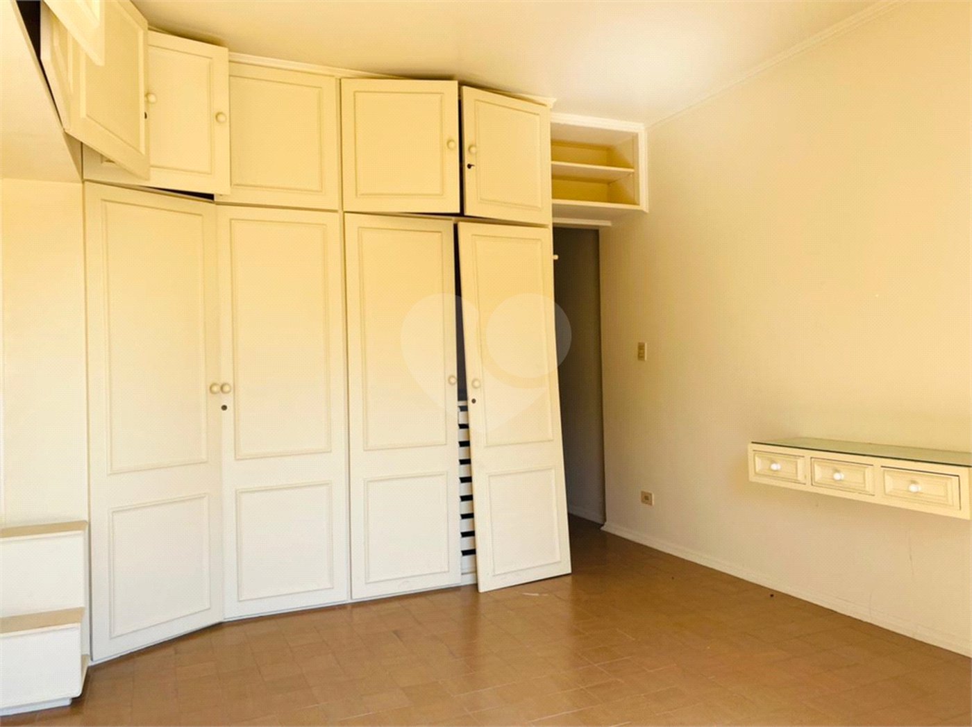 Sobrado à venda com 4 quartos, sendo 3 suítes, em Campo Grande, São Paulo, SP