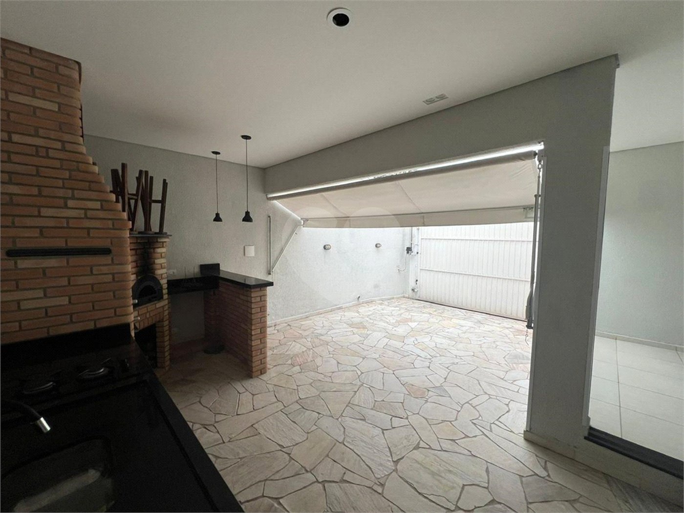 Casa à venda com 3 quartos, sendo 1 suíte,  em Vila Suissa, Mogi das Cruzes, SP