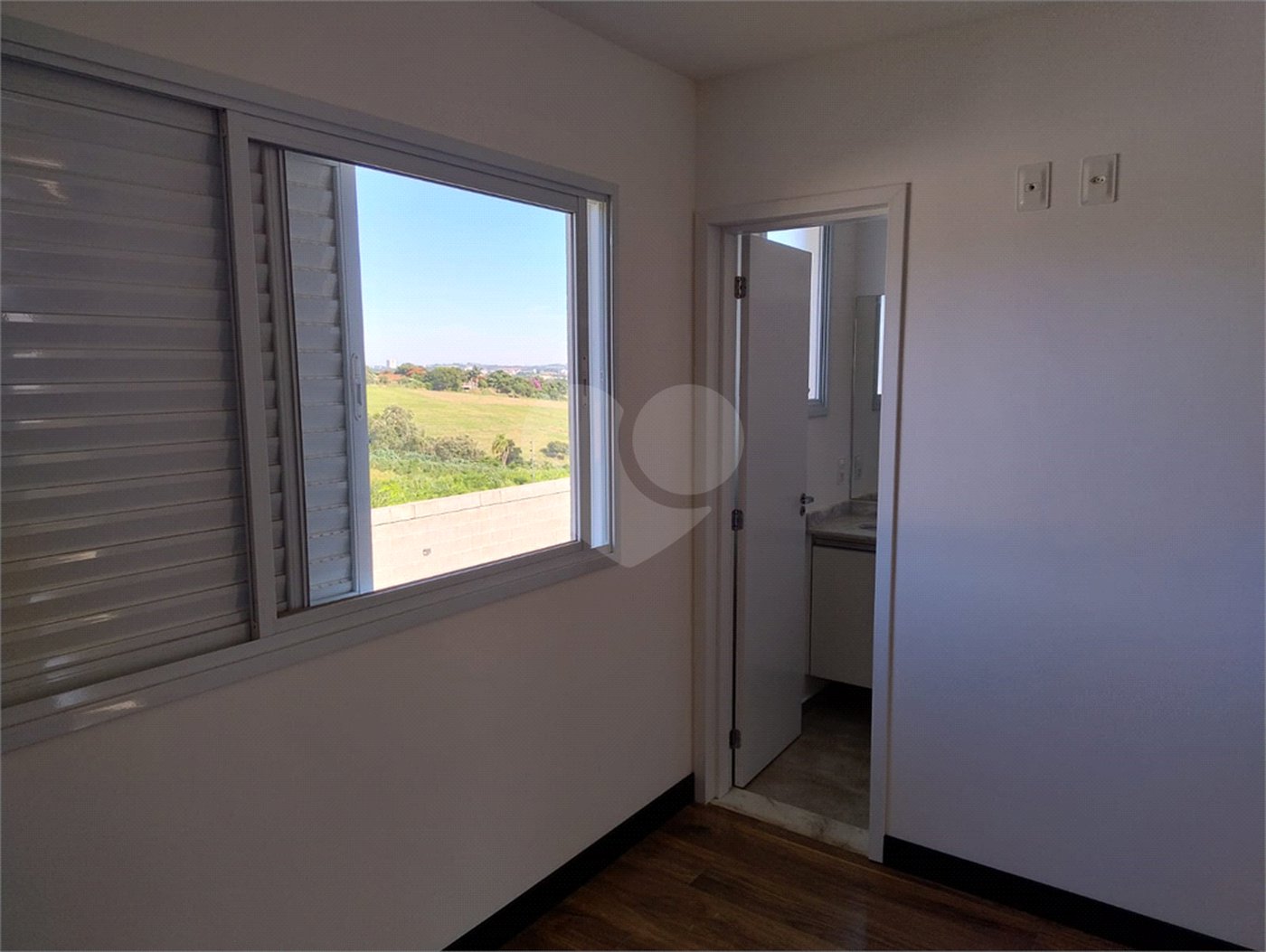 Casa para alugar com 3 quartos, sendo 1 suíte, no condomínio Vila Quinta dos Manacás, Vinhedo - SP