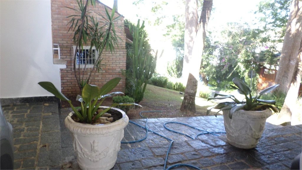 Sobrado à venda com 4 suítes em Recanto Impla, Carapicuíba, SP