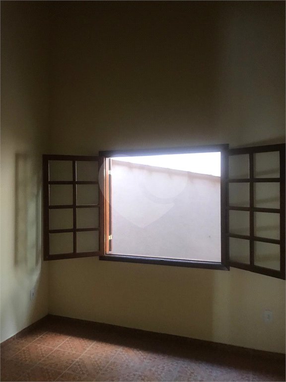 Casa à venda com 3 quartos, sendo 1 suíte,  no condomínio Marf II, Bom Jesus dos Perdões - SP